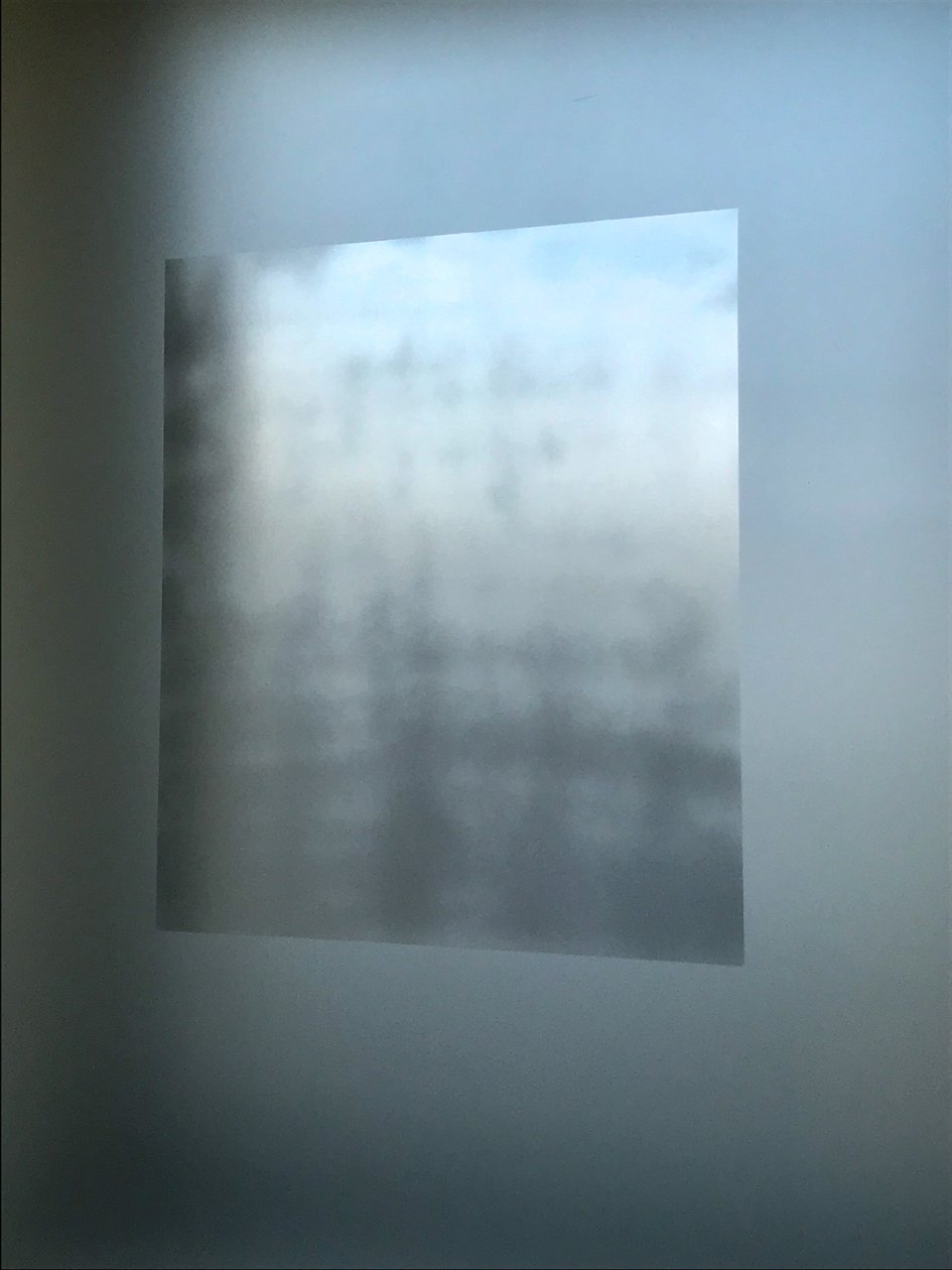 Komposition - Reflektioner, 2021 (foto) av Cécile Jamet