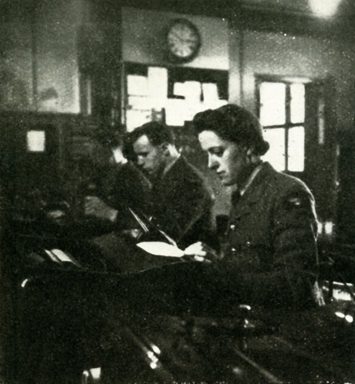 On Signals Duty, c1943. av Cecil Beaton