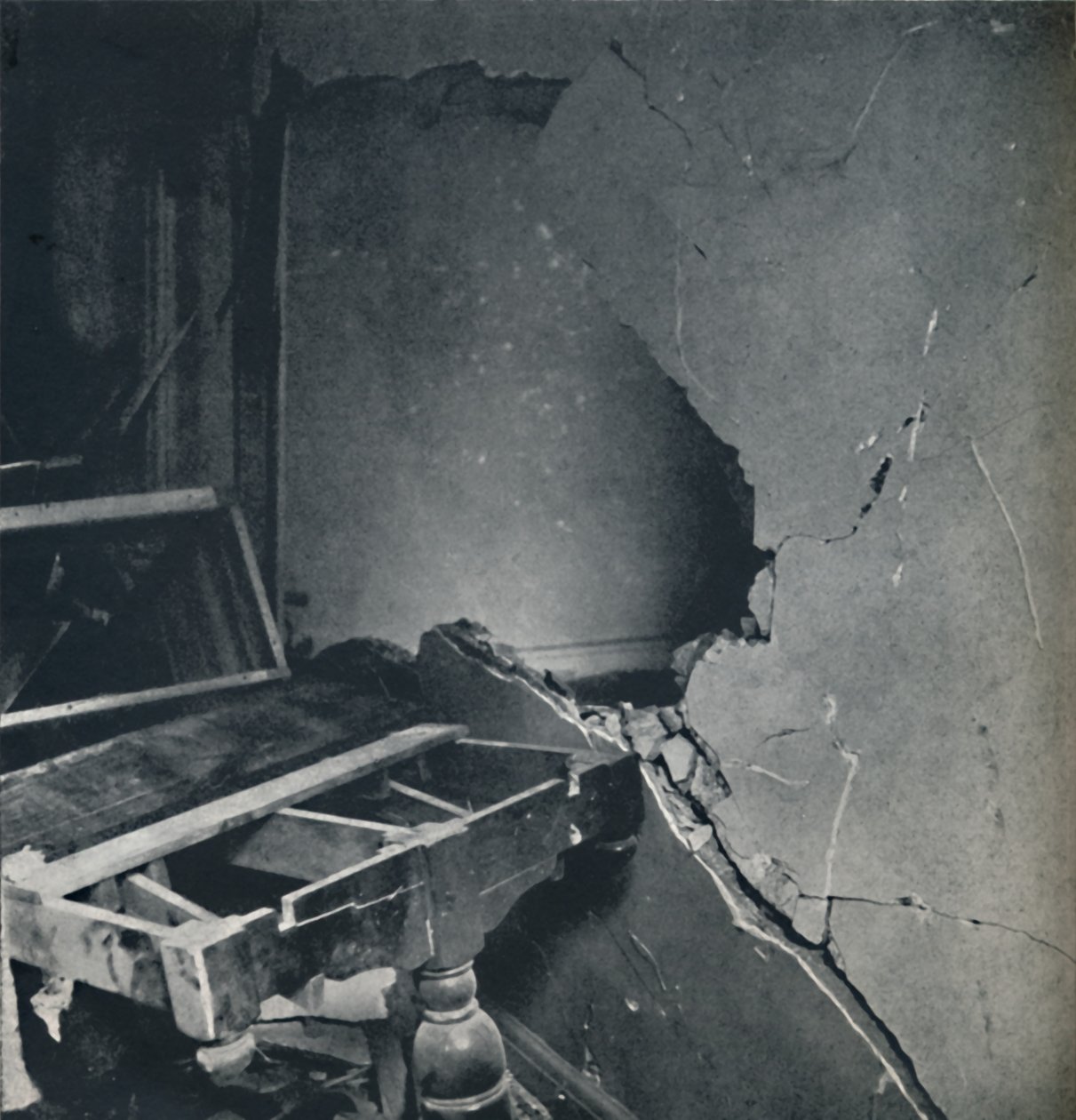 Dammet lägger sig, 1941 av Cecil Beaton