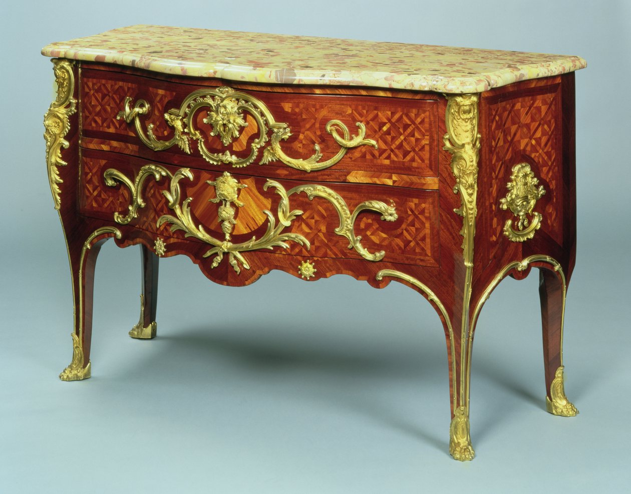Louis XV Commode, c.1730 satinwood och amaranth av Charles Cressent