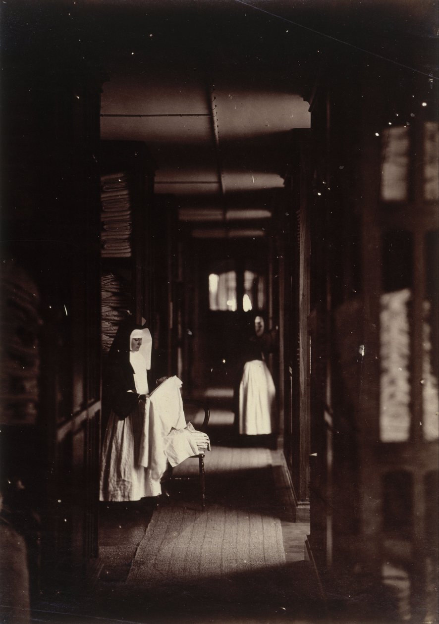 Imperial Asylum Vincennes, underkläder av Charles Nègre