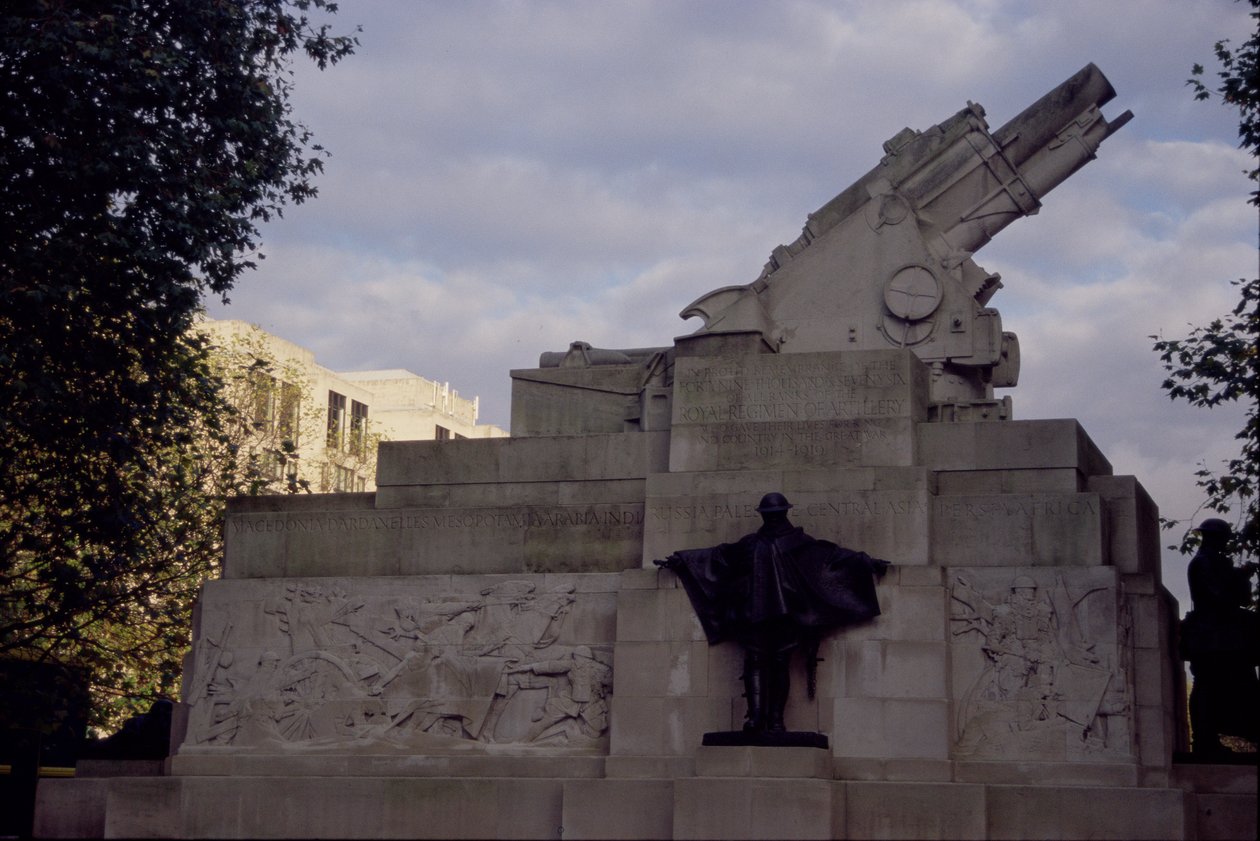 Sidovy av Royal Artillery Memorial 1914-18, 1925 (brons och portlandsten) av Charles Sergeant Jagger