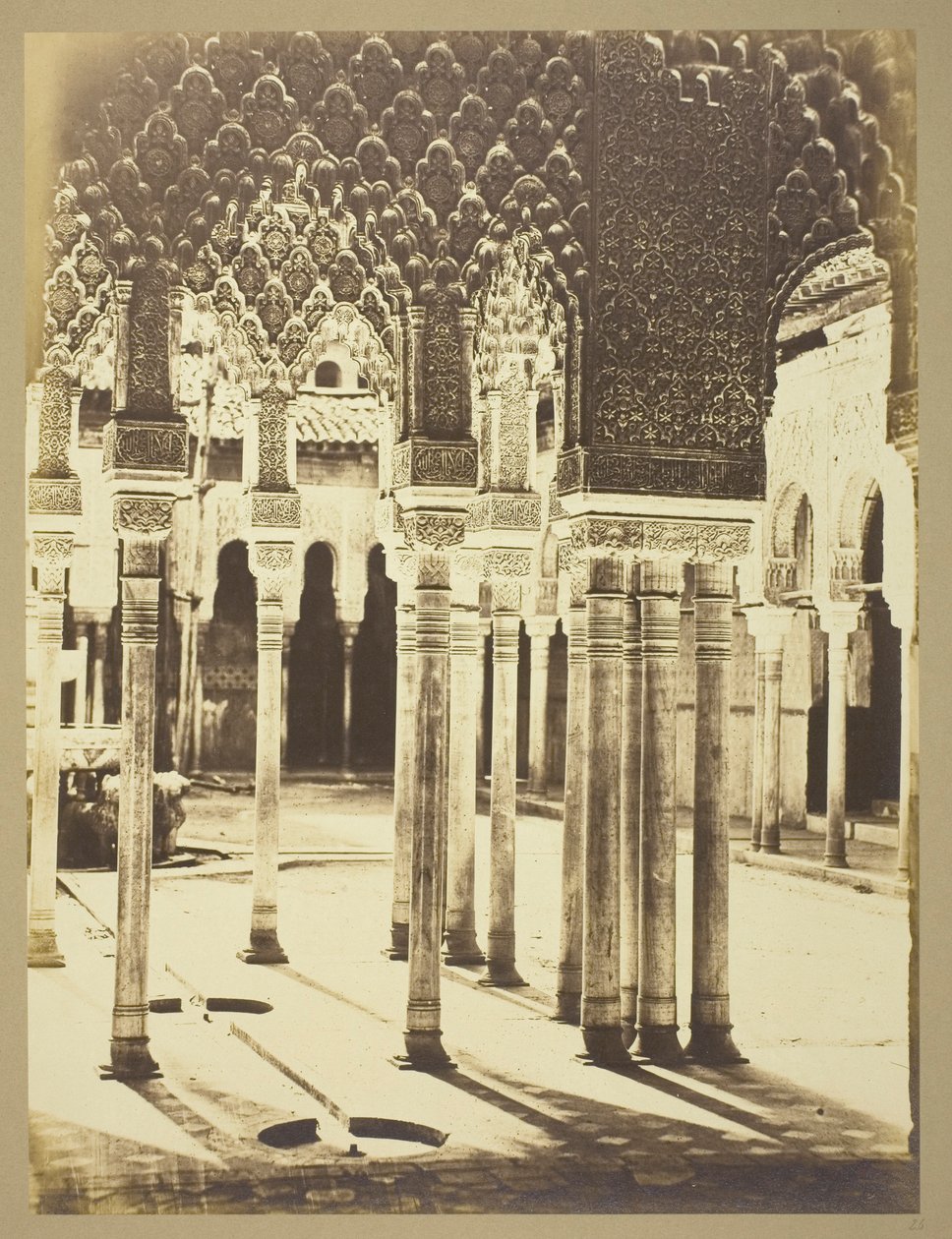 Lions entré, Alhambra av Charles Clifford