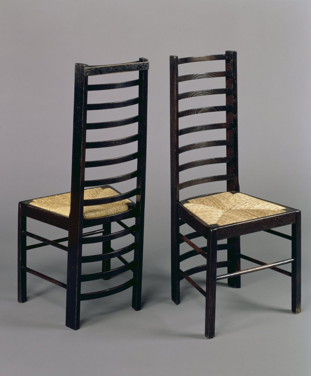Stegstolar, ca 1903 (betsad ek) av Charles Rennie Mackintosh