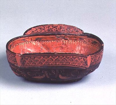 Öronkopp, sena västra Han-dynastin, 206 BC-6 AD (lack) av Chinese School