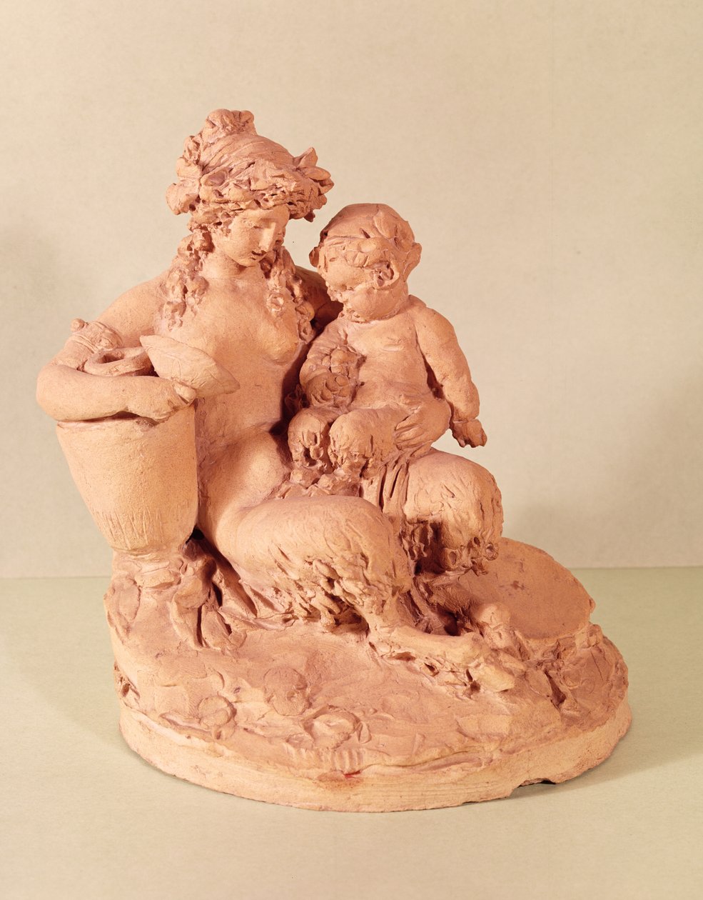 Kvinnlig faun med sitt barn (terrakotta) av Claude Michel Clodion