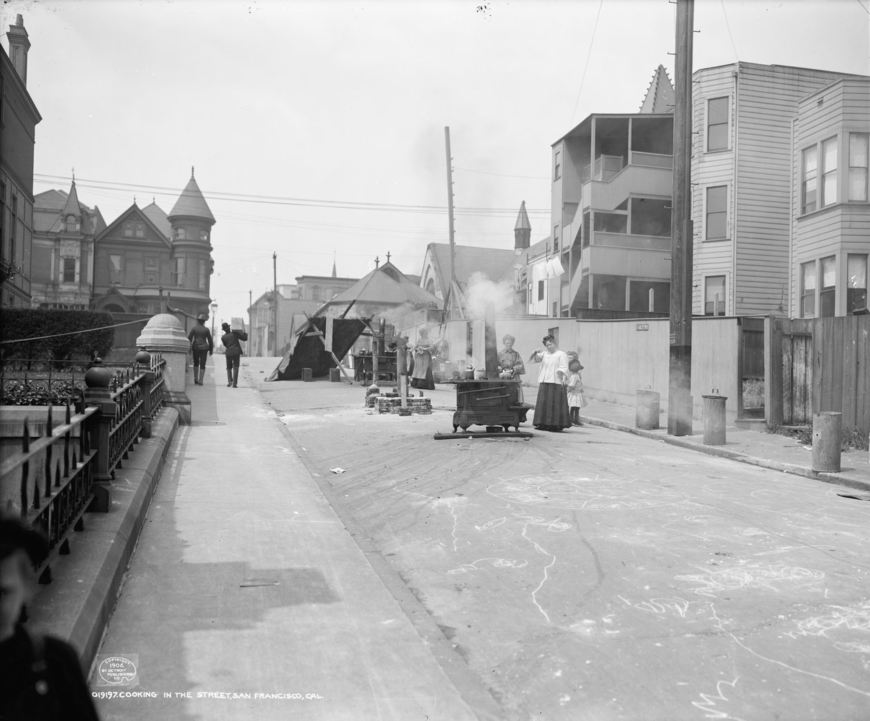 Matlagning på en gata i San Francisco av Detroit Publishing Co.