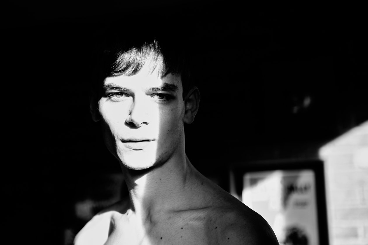 Män, 2011 (foto) av Diana Gomez