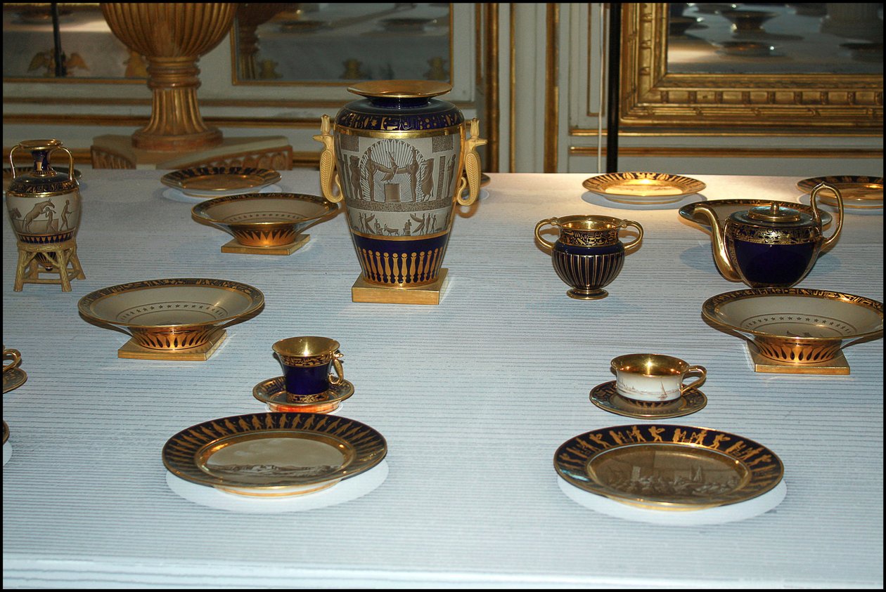 Vivant Denon, "egyptisk" porslinservis, Sevres, 1806 (porslin med färg och förgyllning) av Dominique Vivant Denon