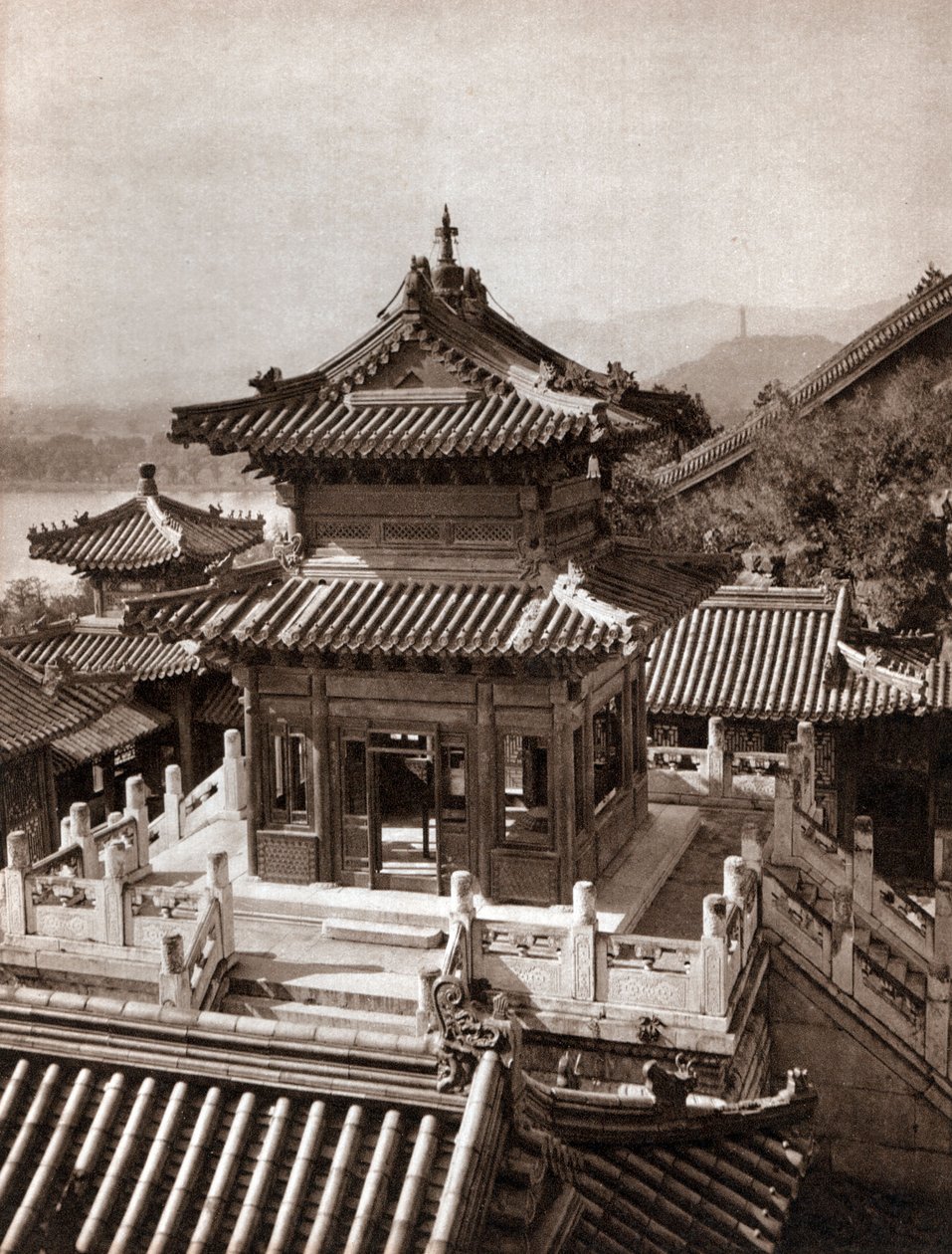 Paviljong i brons, Sumerpalatset, Peking av Donald Mennie