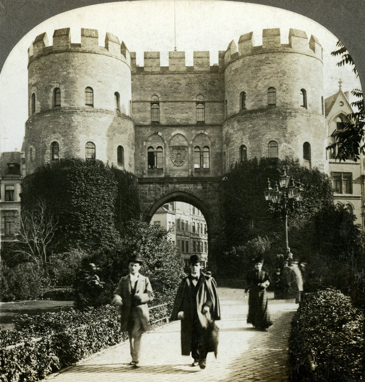 Romerska stadsportar, Köln, Tyskland. av E. W. Kelley