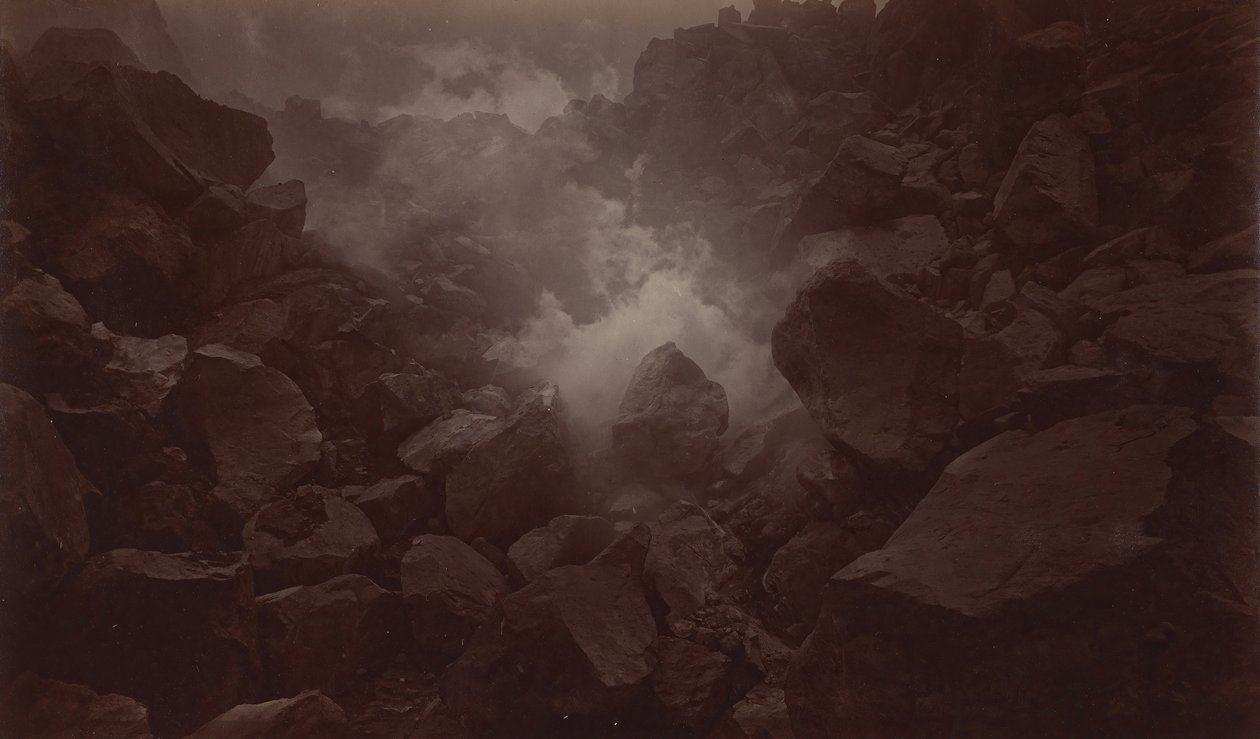 Vulkanens krater, Quetzaltenango-Guatemala, 1875. av Eadweard Muybridge