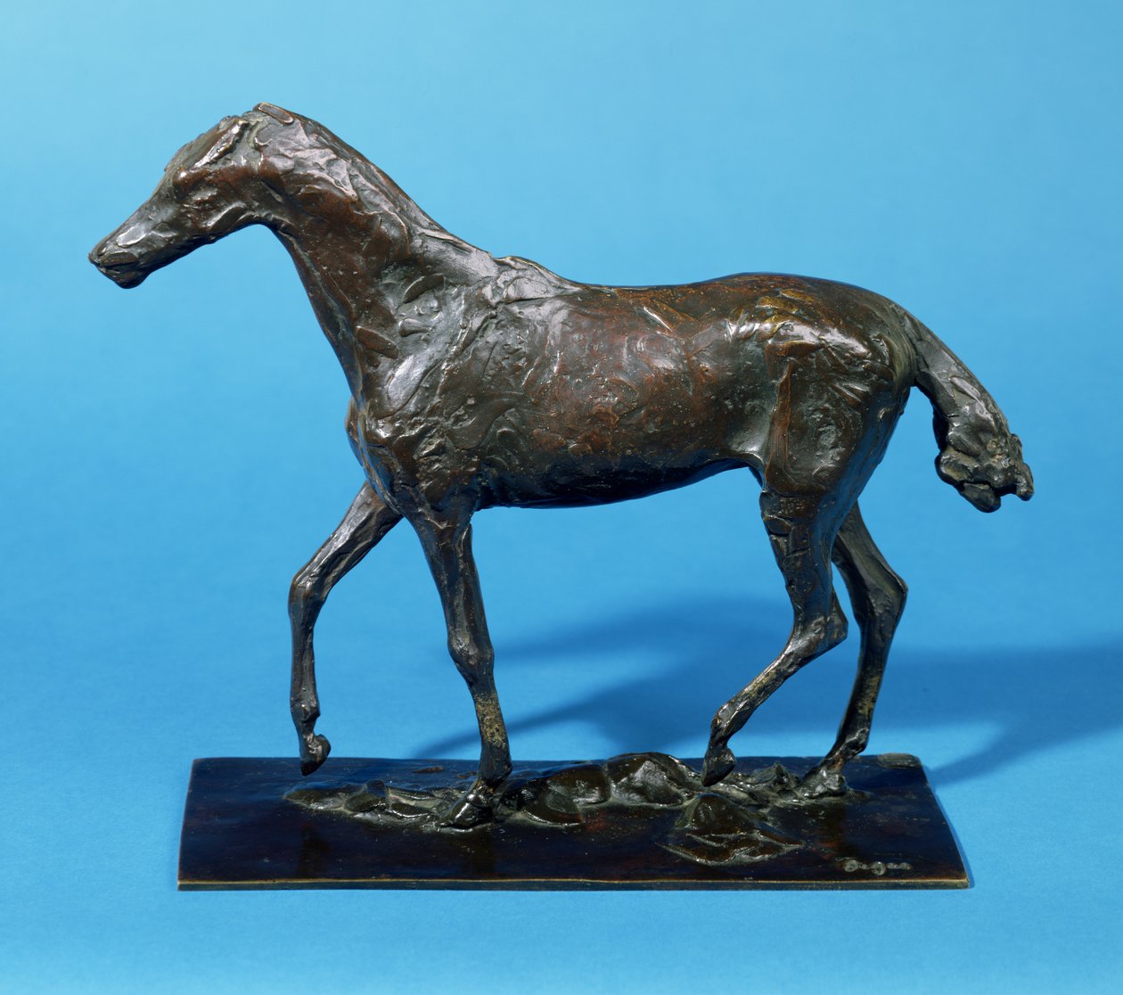 Hästvandring (brons) av Edgar Degas