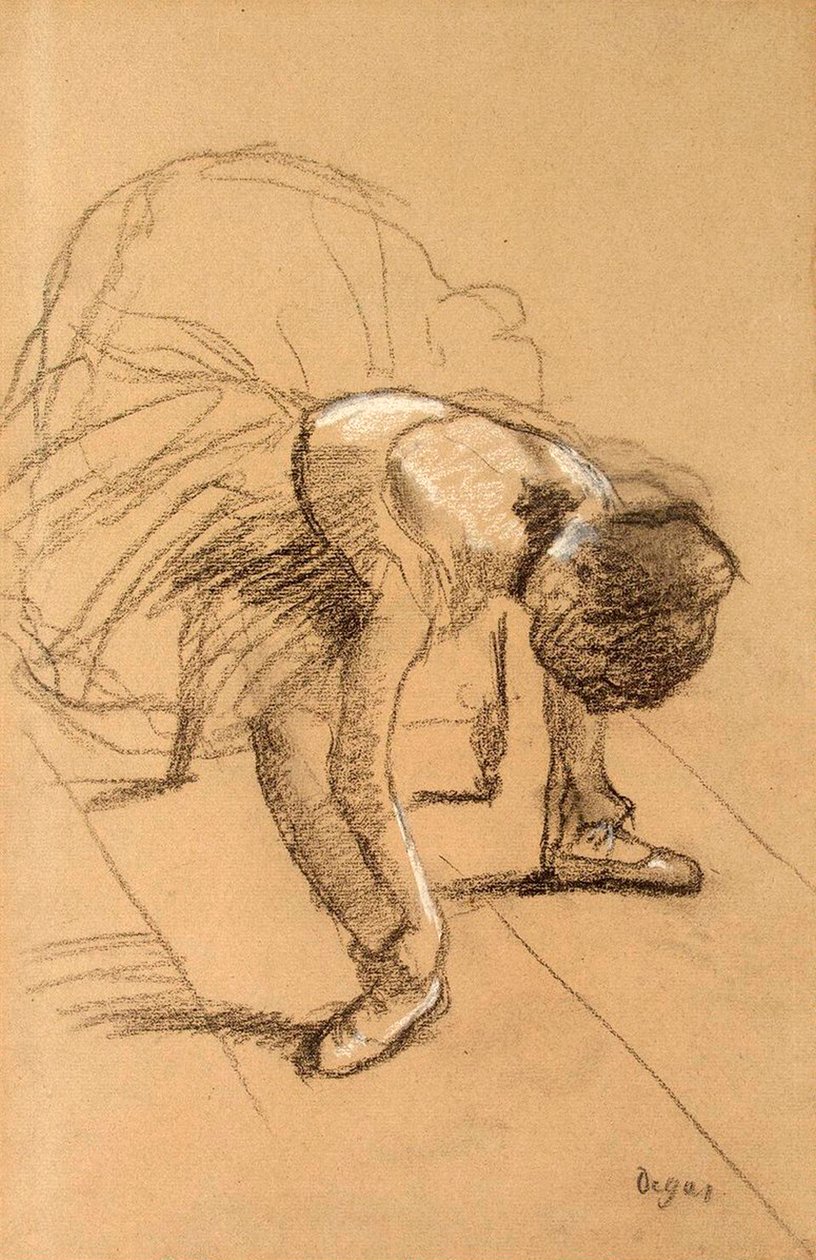 Sittande dansare justerar sina skor, c1876. av Edgar Degas