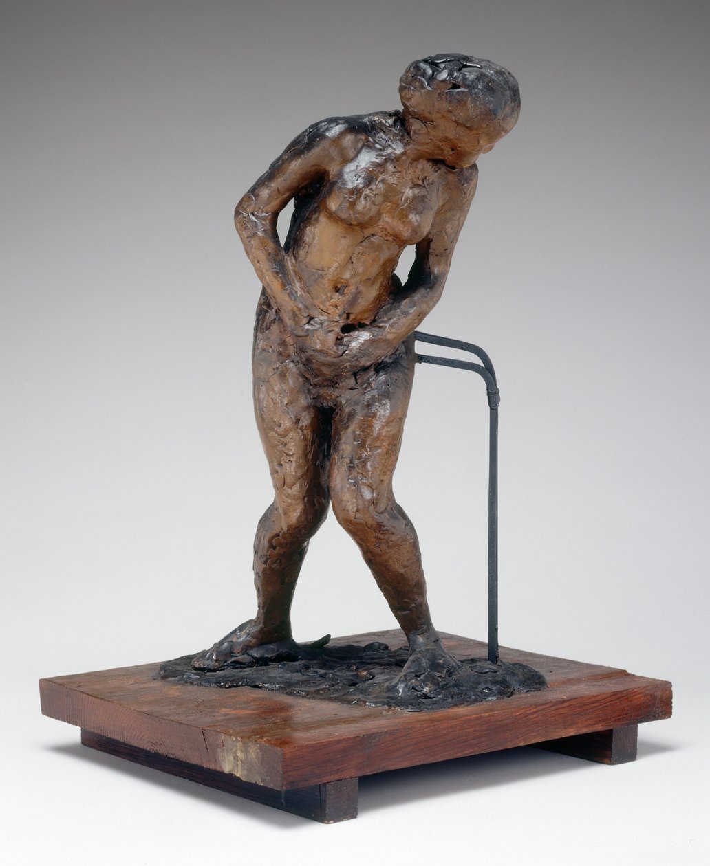 Kvinnan tagen ovetandes, sent 1880-tal tidigt 1890-tal. av Edgar Degas