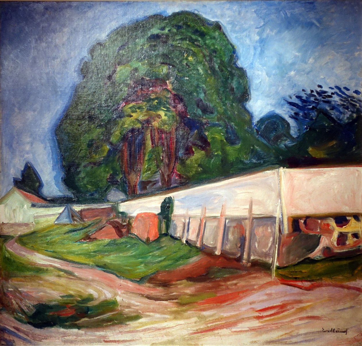 Träd och trädgårdsvägg i Åsgårdstrand av Edvard Munch