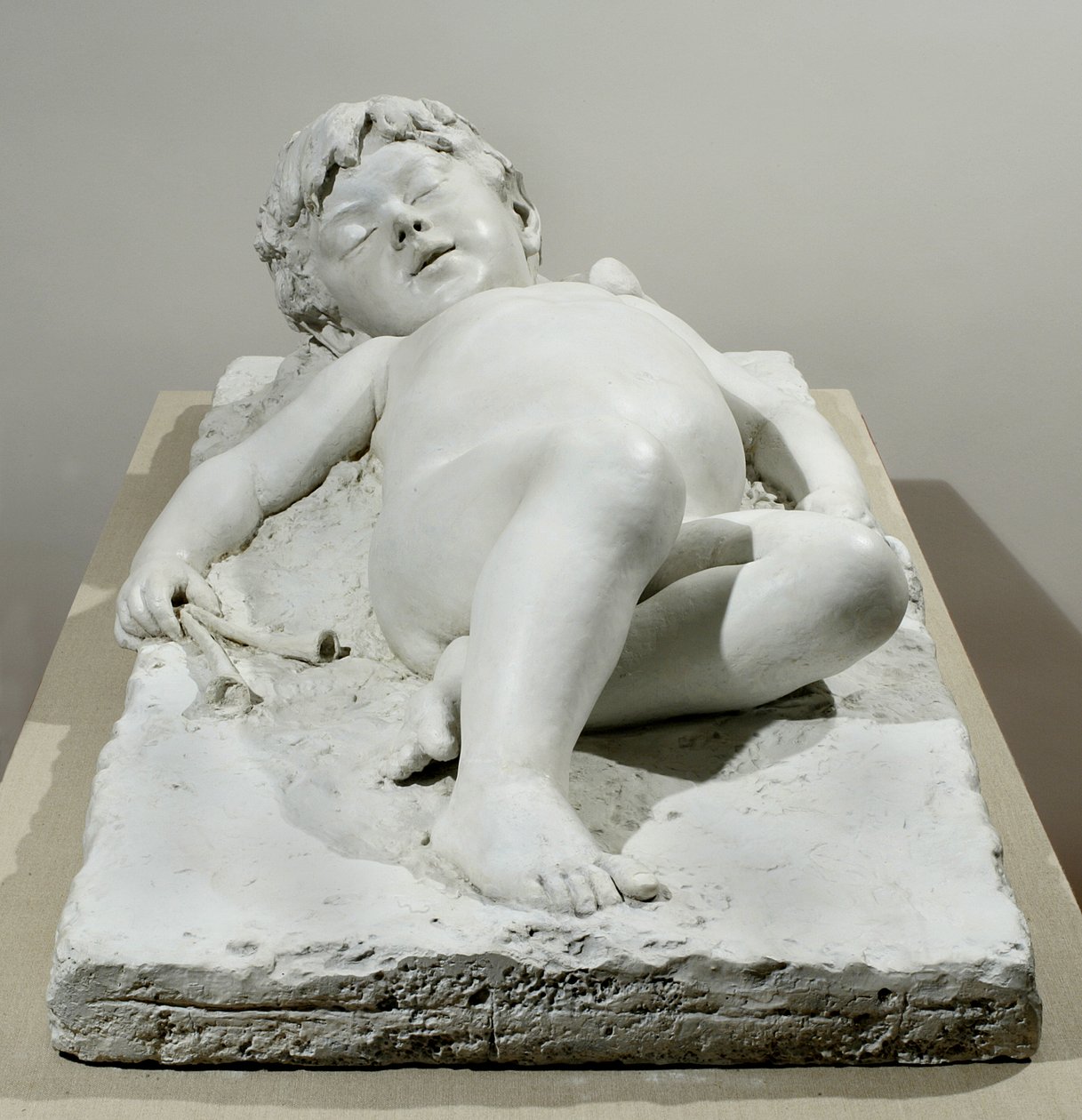 Sovande faun (gips) av Edward Clark Potter