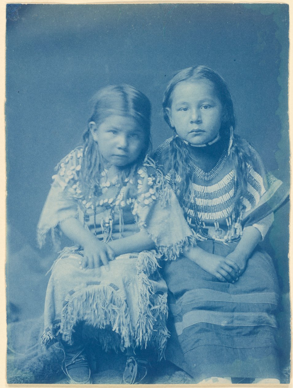 Bull Shoe av Edward S. Curtis
