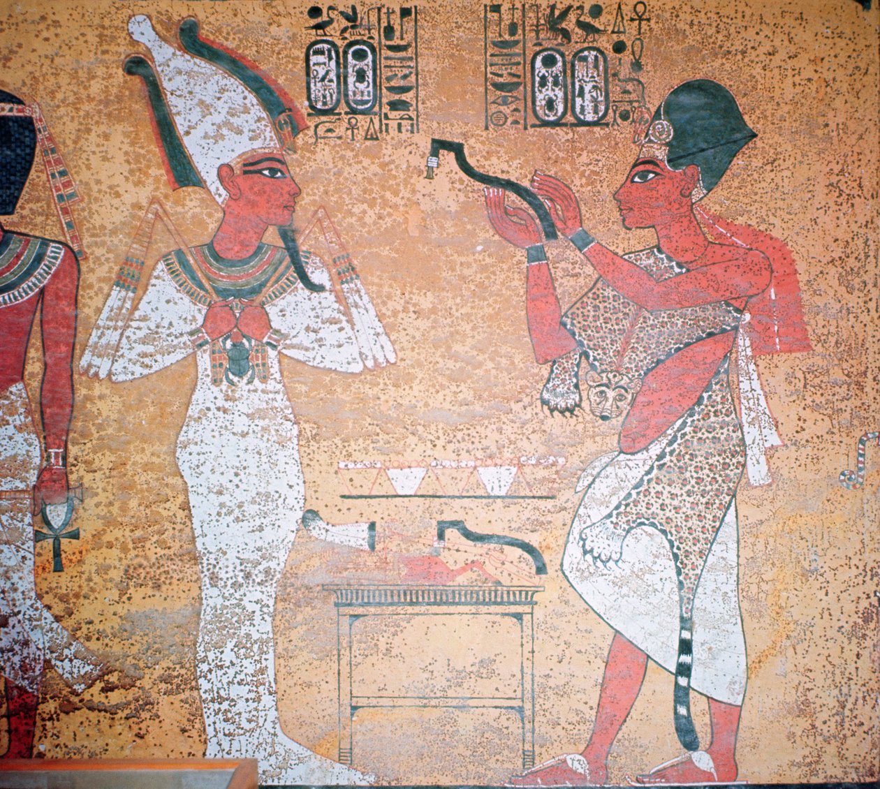 Ay utför öppnandet av munceremonin på Tutankhamons mumie (ca 1370-1352 f.Kr.) från Tutankhamons grav, New Kingdom (väggmålning) av Egyptian 18th Dynasty
