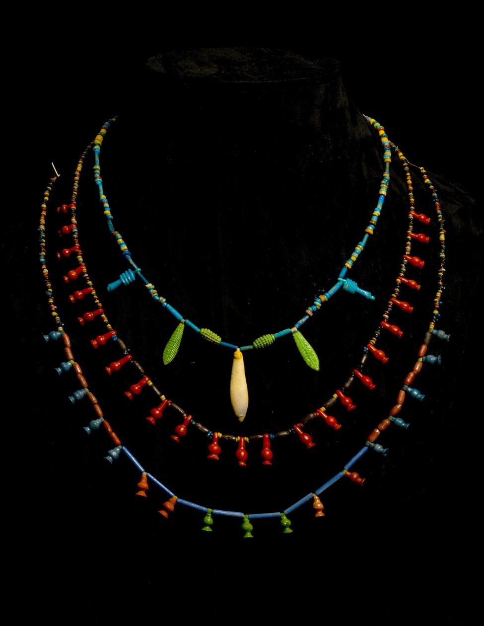 Pärlhalsband, New Kingdom (fajans) av Egyptian 18th Dynasty