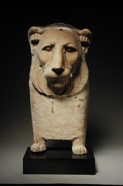 Lion soffa ände (stuckatur) av Egyptian Ptolemaic Period