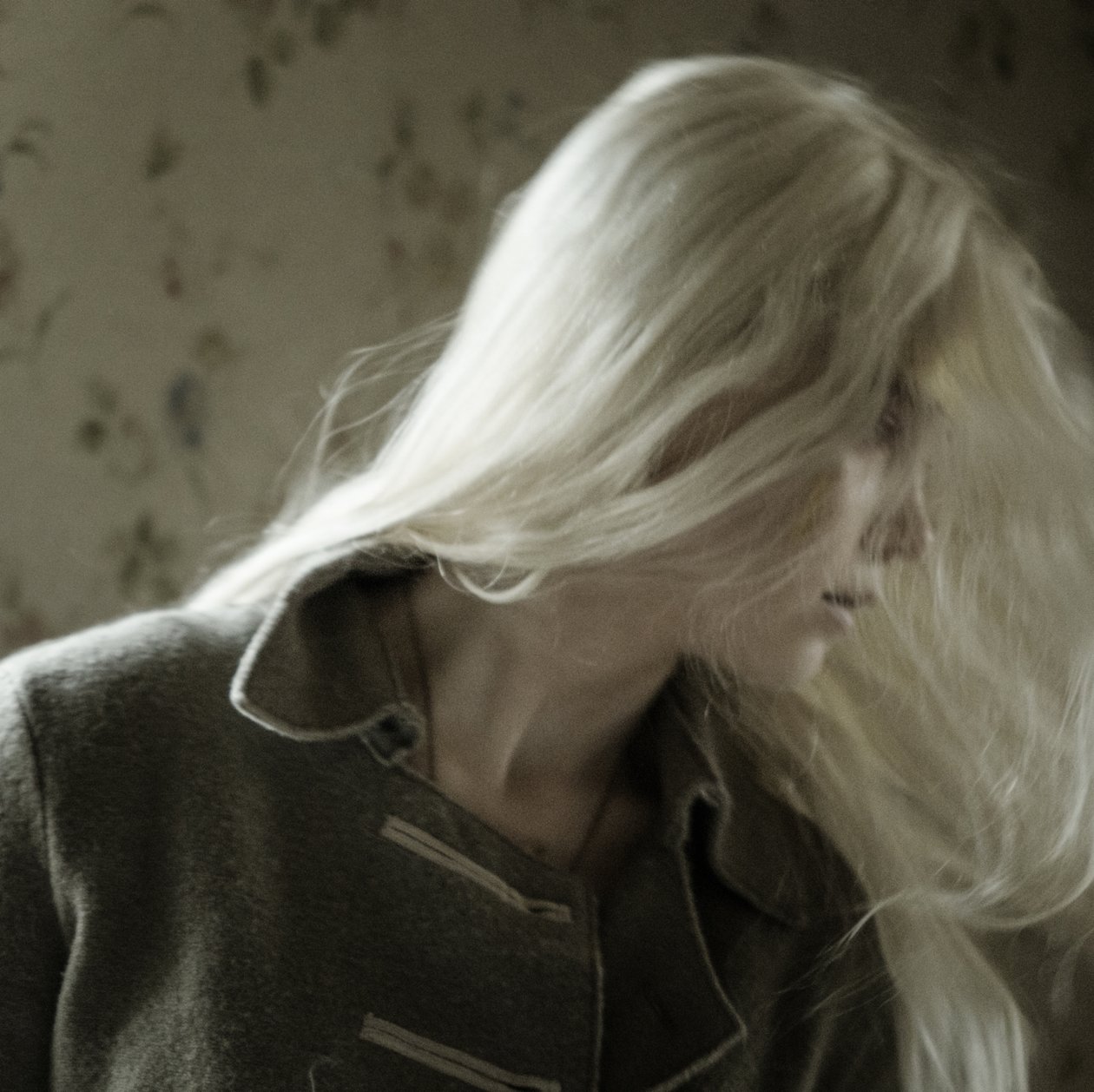 Getting Away, 2015 (screentryck) av Elinleticia Högabo