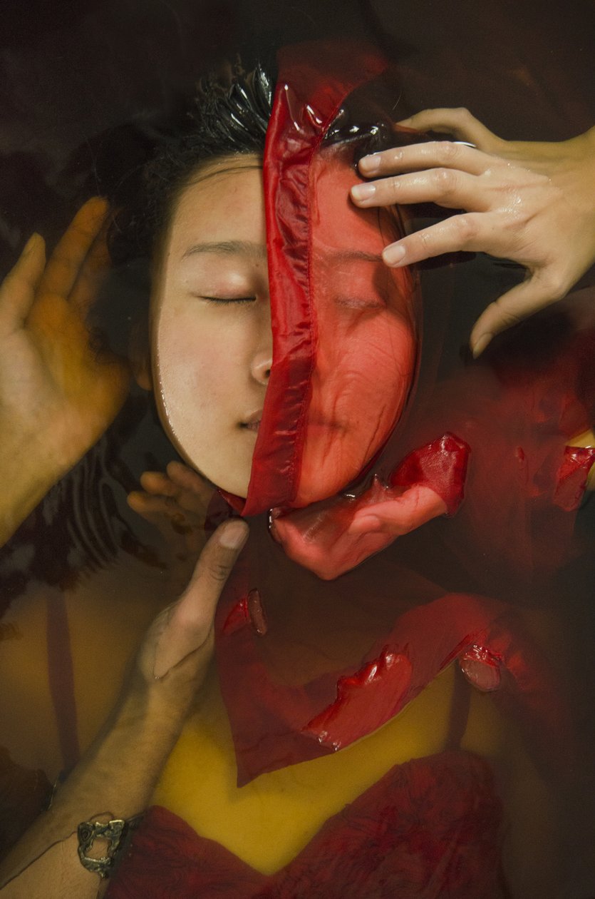 Scarlett Girl, 2014 (screentryck) av Elinleticia Högabo