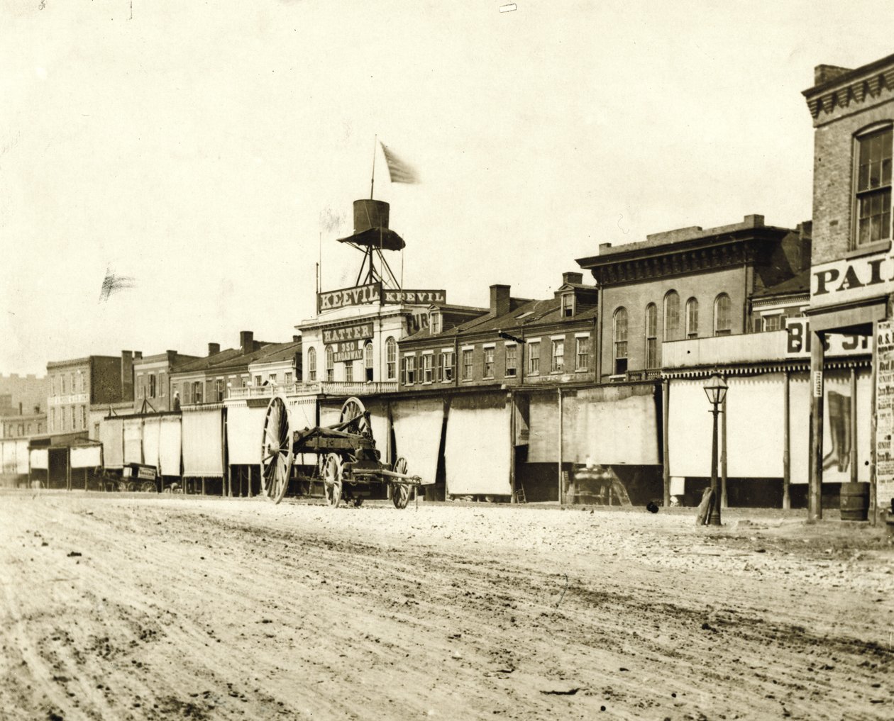 Commercial buildings along Broadway south of Carr Street. Keevil Hatter is pictured at 950 Broadway av Emil Boehl