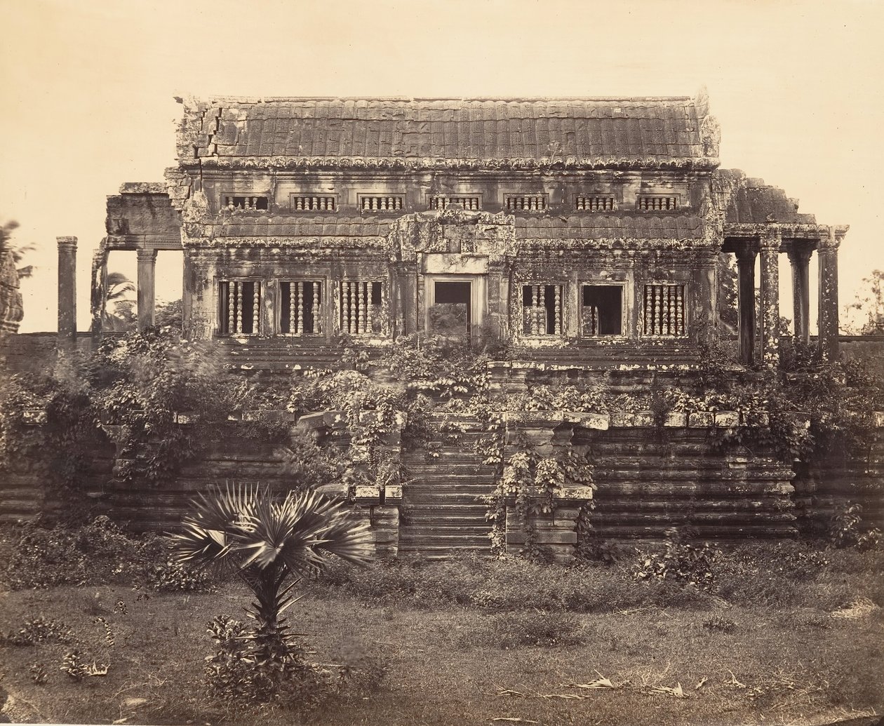 Stora pagoden - North Edicule, 1866. av Emile Gsell