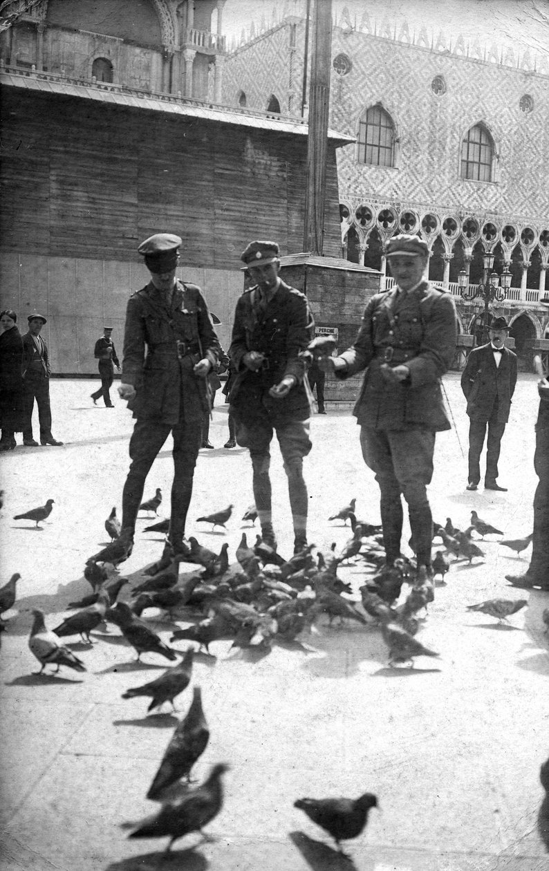 Brittiska soldater i Venedig under första världskriget av English Photographer