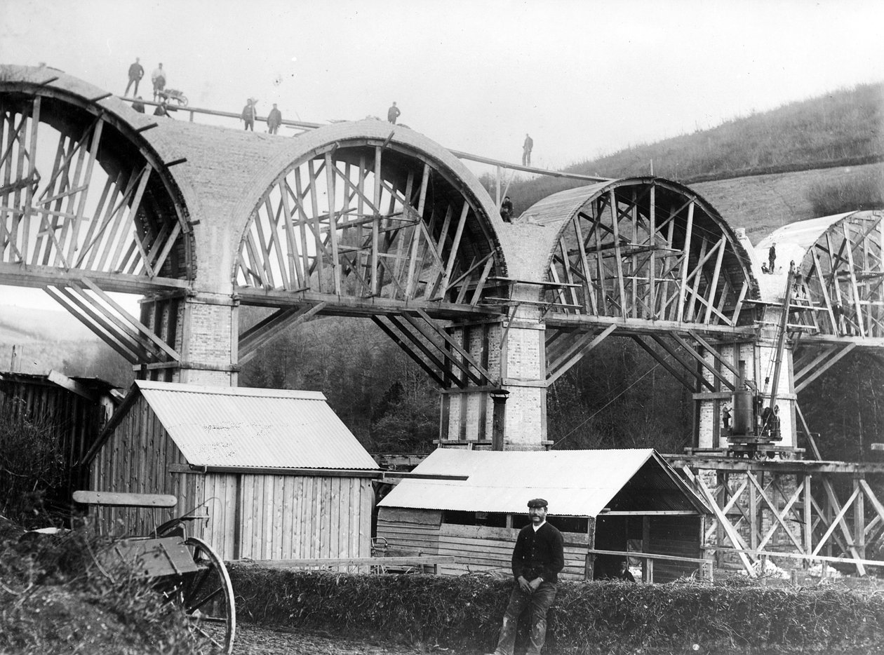 Chelfam Viaduct under konstruktion, ca 1896 av English Photographer