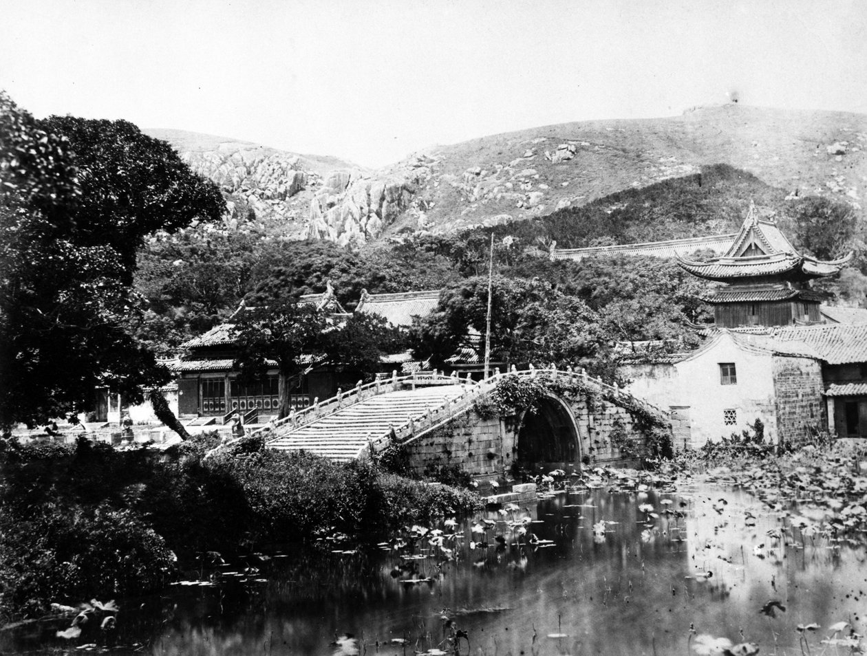 Foo-Too, Chusan, ca 1870 av English Photographer