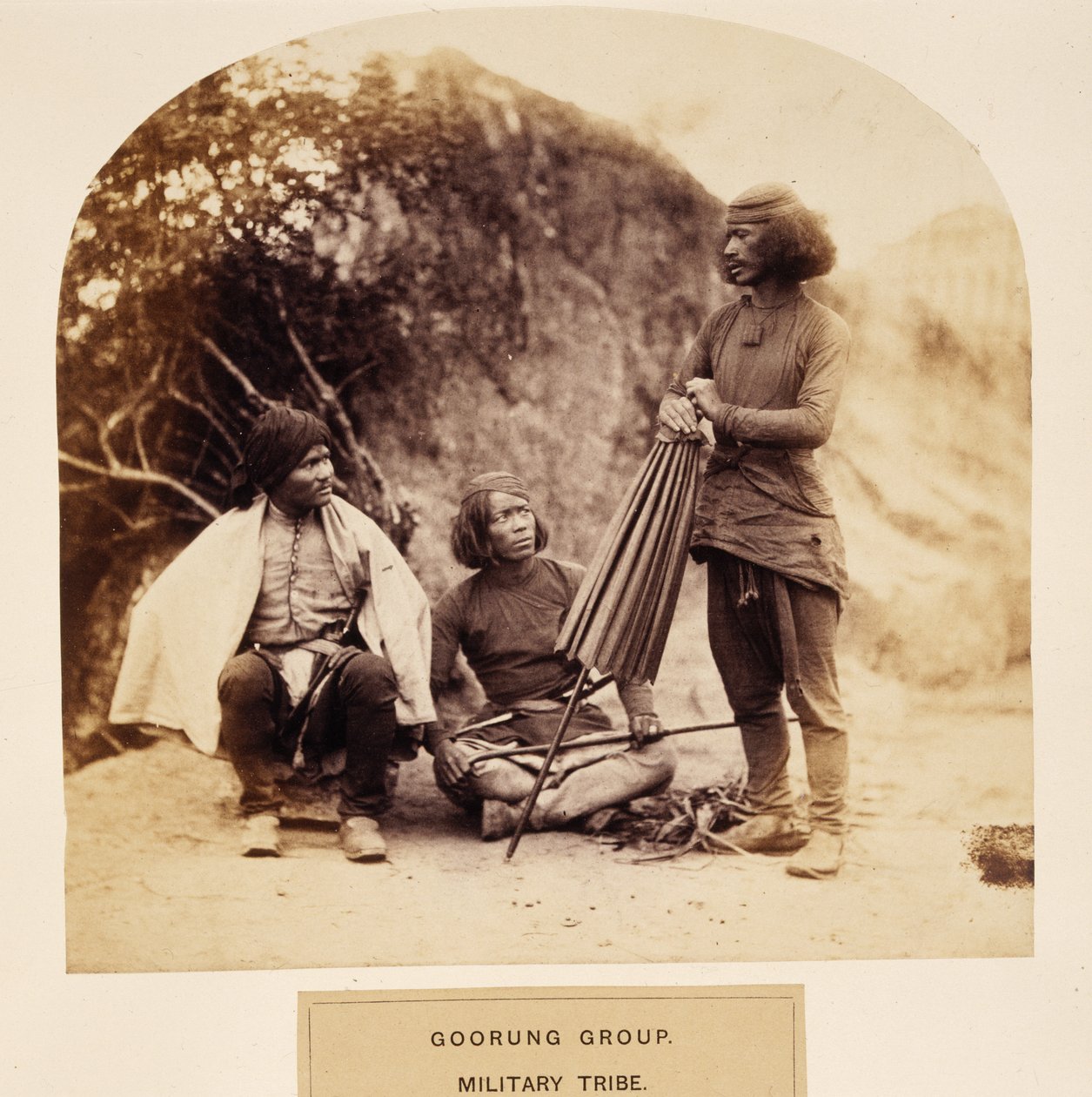 Goorung Group, Military Tribe, Nipal, från The People of India, av J. Forbes Watson, publicerad 1868 (albumtryck) av English Photographer