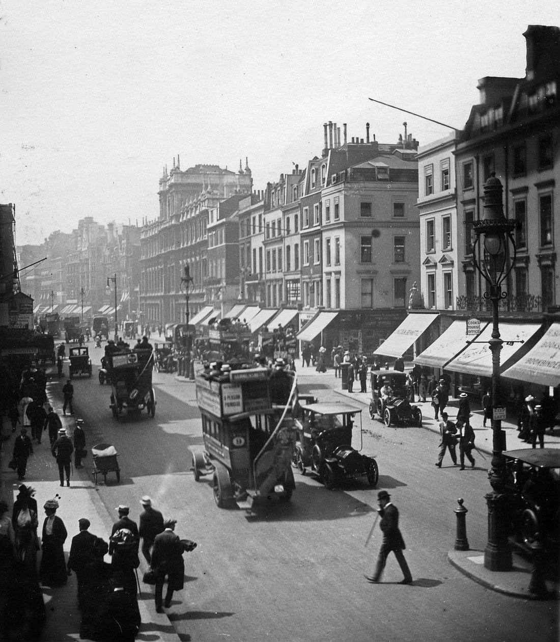 Piccadilly, London av English Photographer