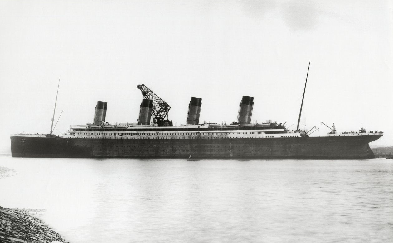RMS Titanic närmar sig sitt slutförande, 8 januari 1912 av English Photographer