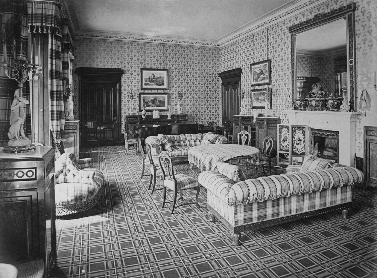 The Drawing Room, Balmoral Castle, 1873 av English Photographer
