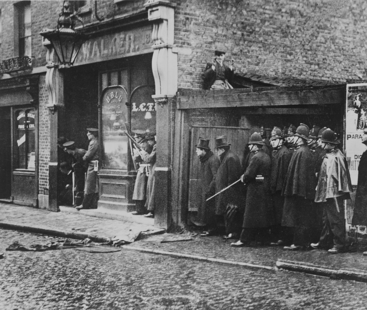 Sidney Street Siege, 1911 av English Photographer