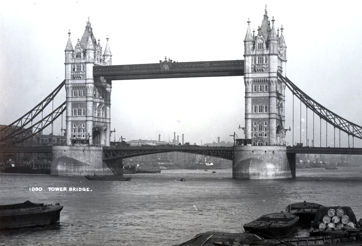 Utsikt över Tower Bridge av English Photographer
