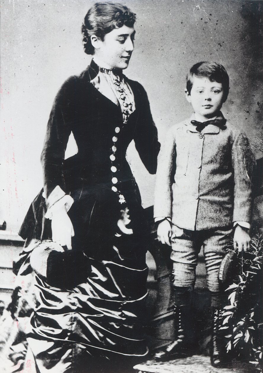 Winston Churchill med sin mor, Lady Randolph Churchill av English Photographer