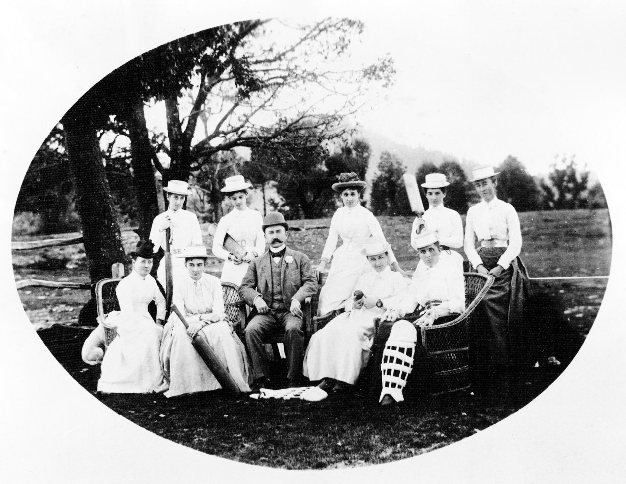 Cricketlag för kvinnor, ca 1870-90-talet av English Photographer