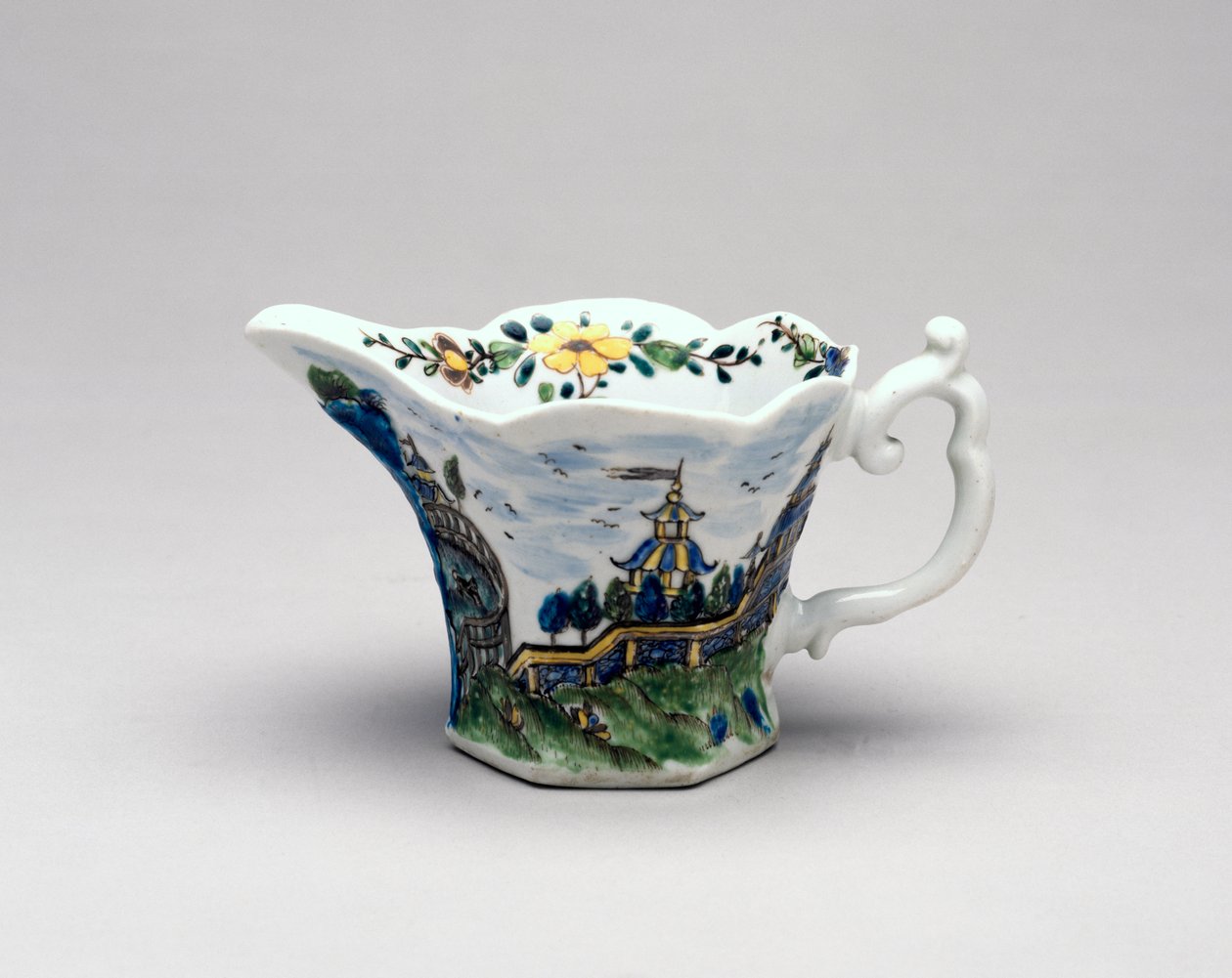 Cream boat, Worcester Porcelain, ca 1755-58 (porslin) av English School