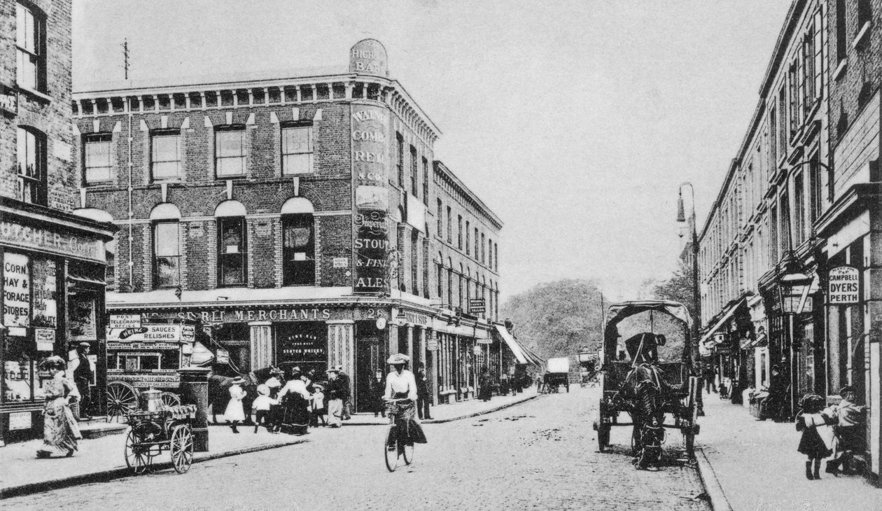 Barn Tavern, Highbury, ca 1900 av English Photographer