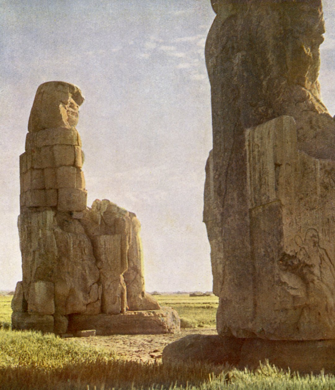 Kolosser av Memnon vid gryningen. av English Photographer