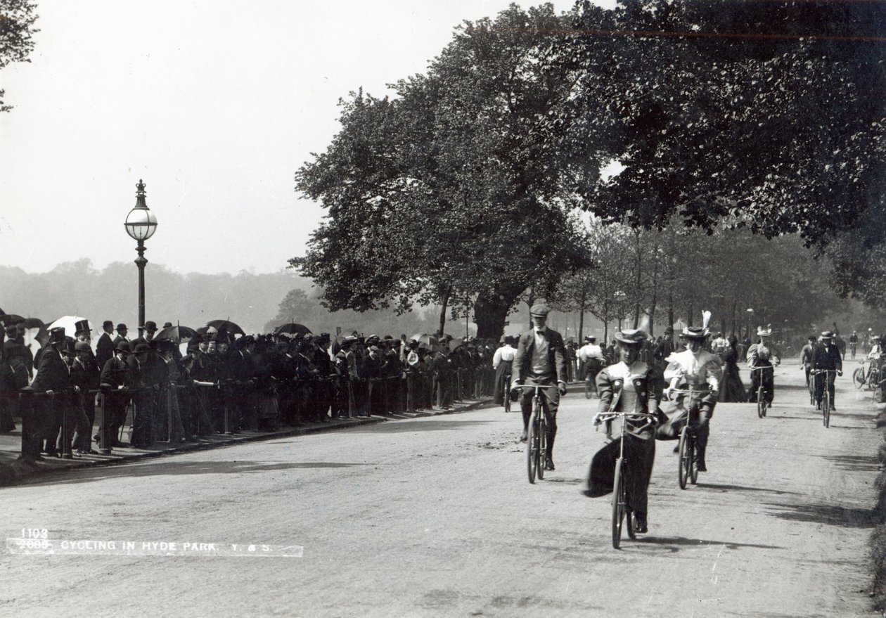 Cykling i Hyde Park, ca 1910 av English Photographer