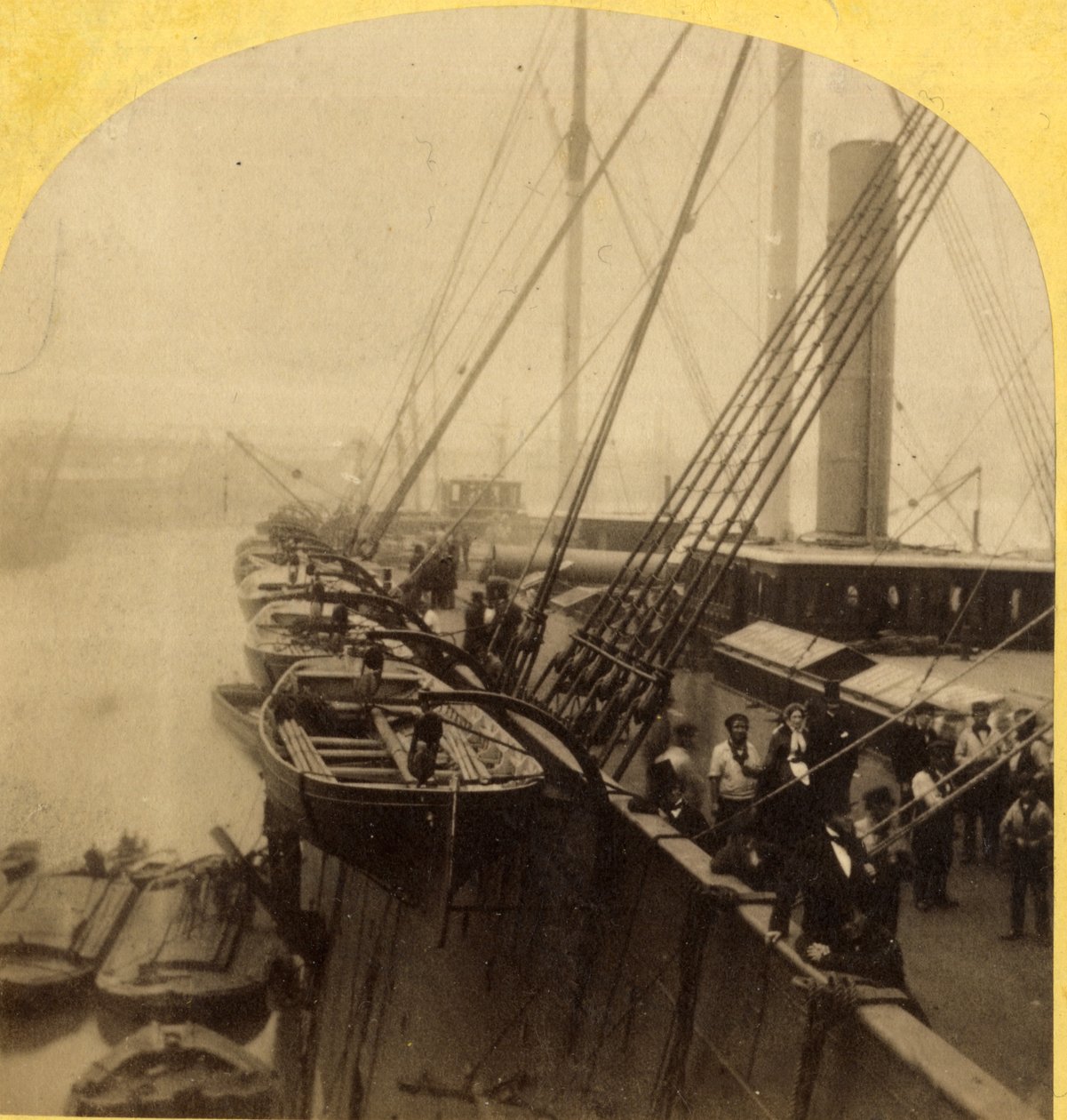 Deck of Great Eastern, 1850-60 (albumintryck) av English Photographer