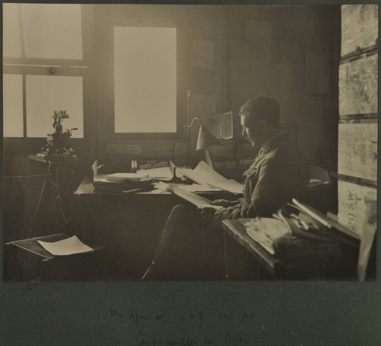 Mitt kontor på GHQ, 1917-18 av English Photographer