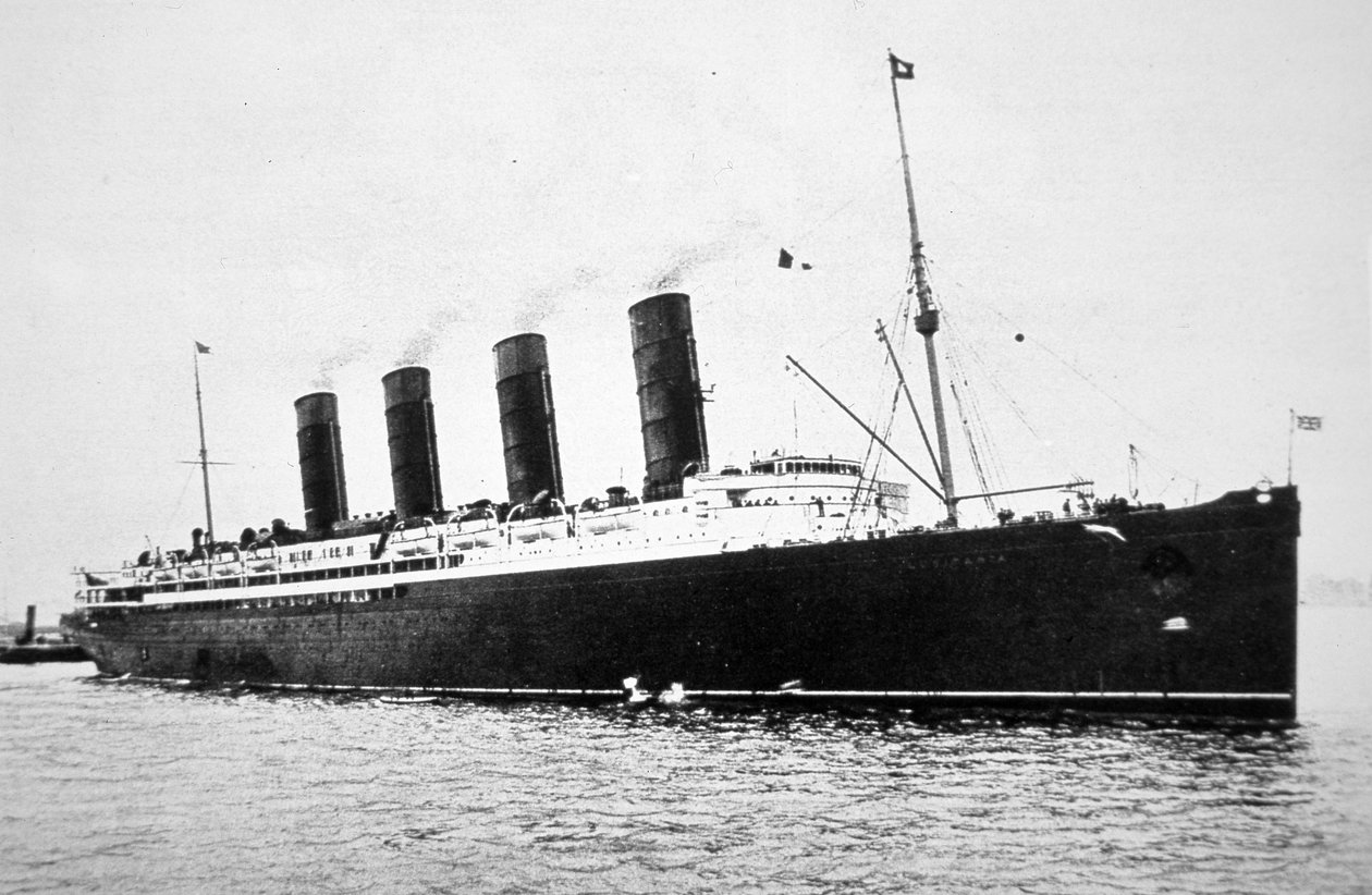 RMS Lusitania av English Photographer