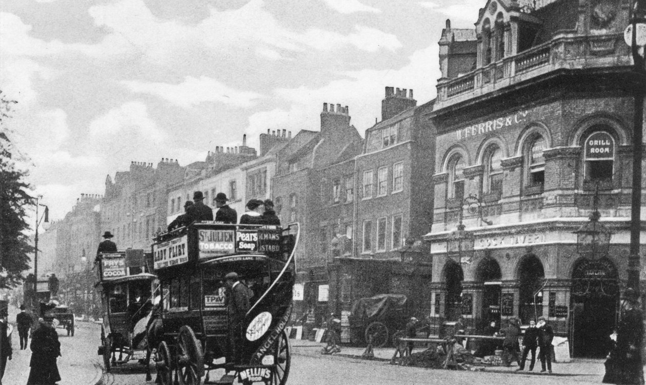The Cock Tavern, Highbury, ca 1900 av English Photographer