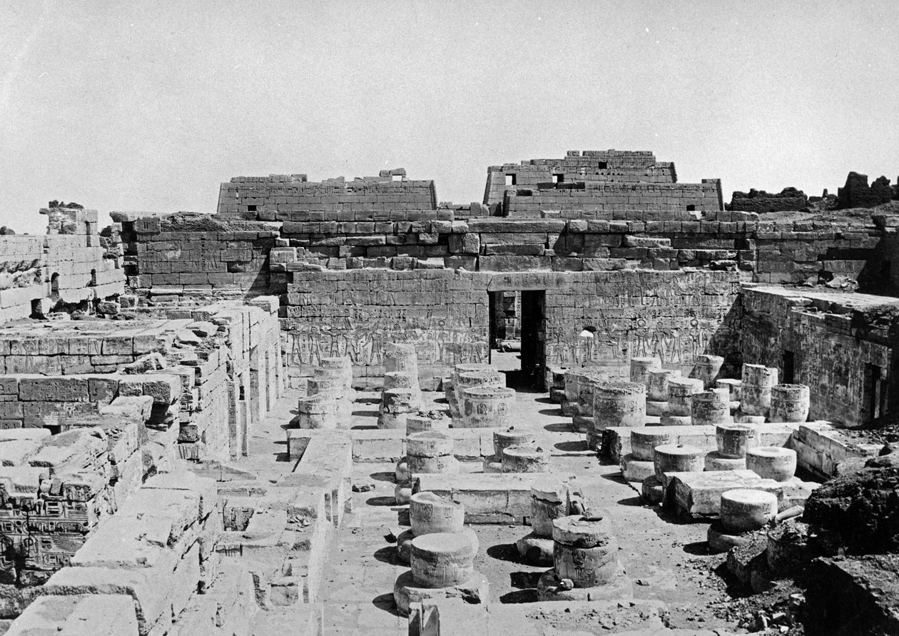 The Hall of Columns, 1906 av English Photographer