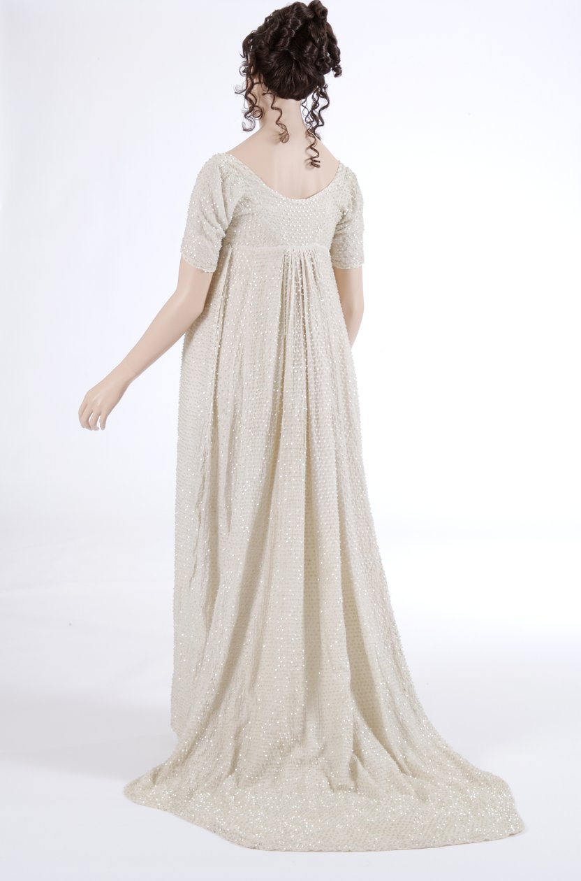 Aftonklänning, 1800 (bomullsmuslin & glaspärlor) av English School